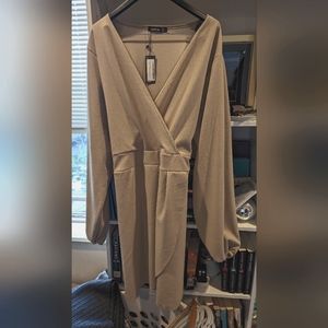 NWT Boohoo nude tulip hem mini